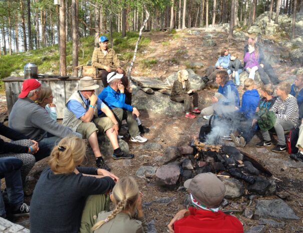 en dag i vildmarken bålhygge